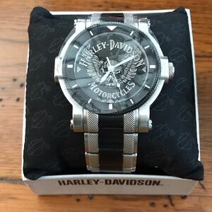 Harley-Davidson Black and Silver Men's Watch